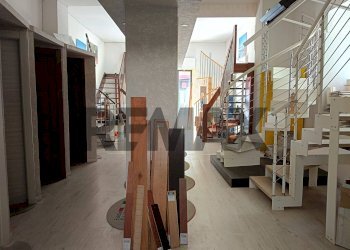 Scale - Independent house Via Callipoli
 
340, Giarre - photo 7