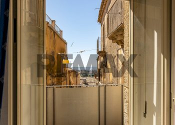Balcone - Four-room apartment Via San Gregorio
 
15, Caltagirone - photo 21