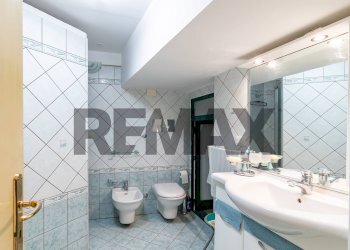 Bagno - Four-room apartment Via San Gregorio
 
15, Caltagirone - photo 27