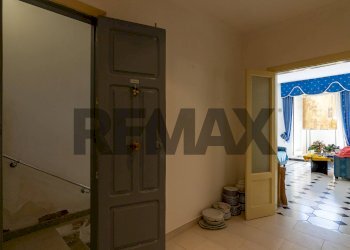 Hall / corridoio - Four-room apartment Via San Gregorio
 
15, Caltagirone - photo 30