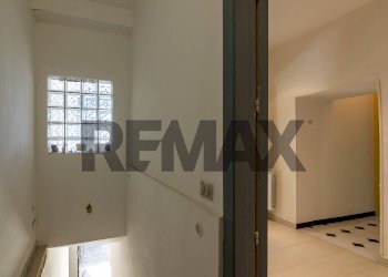 Hall / corridoio - Four-room apartment Via San Gregorio
 
15, Caltagirone - photo 32