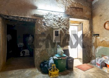 Dispensa di stoccaggio - Four-room apartment Via San Gregorio
 
15, Caltagirone - photo 36