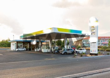 Edificio all\'aperto - Bar Tavola Calda - Fredda Viale Cristoforo Colombo
snc, San Giovanni la Punta - foto 6