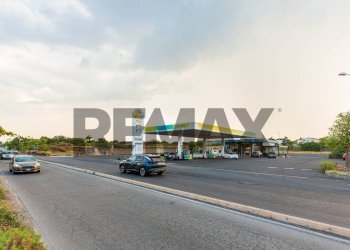 Edificio all\'aperto - Bar Tavola Calda - Fredda Viale Cristoforo Colombo
snc, San Giovanni la Punta - foto 9