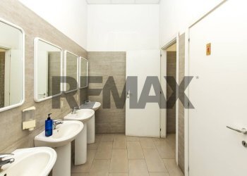 Bagno - Bar Tavola Calda - Fredda Viale Cristoforo Colombo
snc, San Giovanni la Punta - foto 27