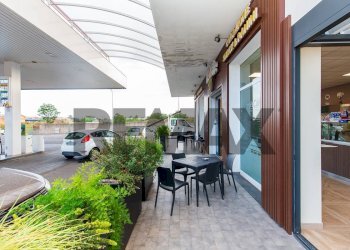 Terrazza - Bar Tavola Calda - Fredda Viale Cristoforo Colombo
snc, San Giovanni la Punta - foto 48
