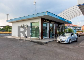 Edificio all\'aperto - Bar Tavola Calda - Fredda Viale Cristoforo Colombo
snc, San Giovanni la Punta - foto 53
