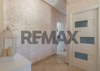 Hall / corridoio - Villa Via Giuseppe Garibaldi
 
194, Caltagirone - photo 8