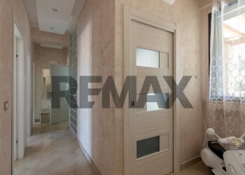 Hall / corridoio - Villa Via Giuseppe Garibaldi
 
194, Caltagirone - photo 9
