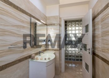 Bagno - Villa Via Giuseppe Garibaldi
 
194, Caltagirone - photo 13