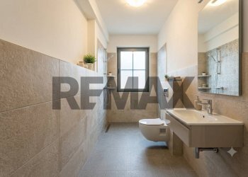 Bagno - Appartamento Via Francesco Petrarca
 
67, Paterno - foto 44