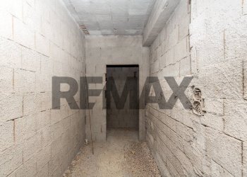Hall / corridoio - Appartamento Via Francesco Petrarca
 
67, Paterno - foto 46