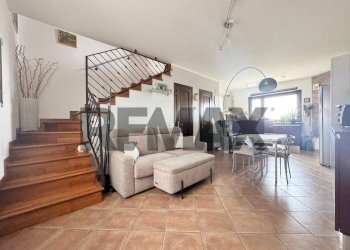 Sala da pranzo - Semi-detached house Via delle Monachelle
 
16, Manziana - photo 5