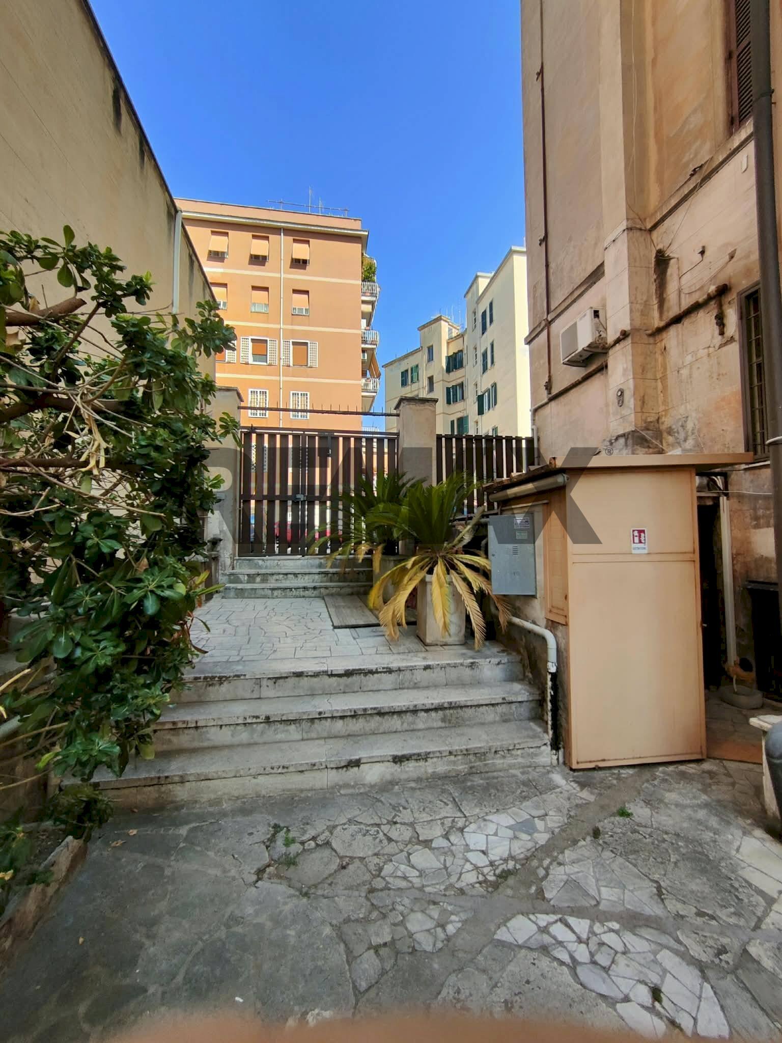 Edificio all\'aperto - Bilocale Via Delle Giunchiglie
51, Roma - foto 2