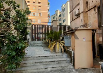 Edificio all\'aperto - Bilocale Via Delle Giunchiglie
51, Roma - foto 2