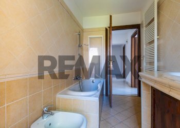 Bagno - Casa semi indipendente Via San Martino
 
16, Gassino Torinese - foto 20