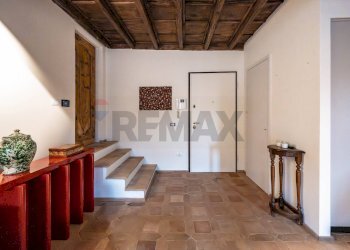 Scale - Three-room apartment Via Carlo Mayr
 
48, Ferrara - photo 7