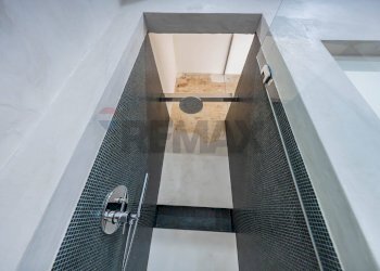Scale - Three-room apartment Via Carlo Mayr
 
48, Ferrara - photo 14