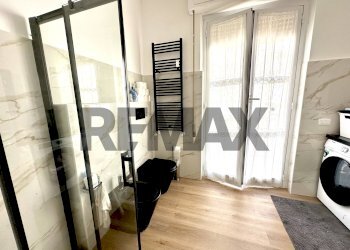 Bagno - Trilocale Via Corridoni
 
11, Savona - foto 22