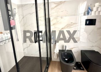 Bagno - Trilocale Via Corridoni
 
11, Savona - foto 26