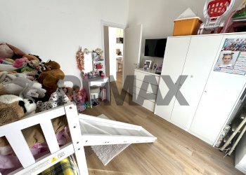 Camera / camera da letto - Trilocale Via Corridoni
 
11, Savona - foto 33