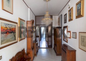 Hall / corridoio - Villa via San Rocco
 
32, Tavernola Bergamasca - photo 6
