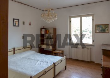 Camera / camera da letto - Villa via San Rocco
 
32, Tavernola Bergamasca - photo 10