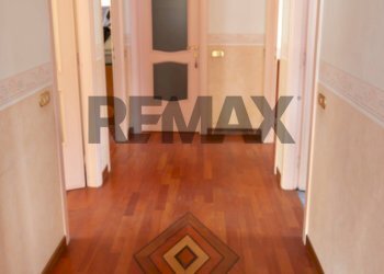 Hall / corridoio - Villa via San Rocco
 
32, Tavernola Bergamasca - photo 18