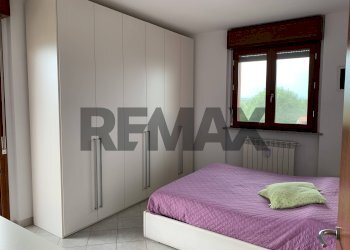 Camera / camera da letto - Trilocale via arcobaleno
 
13/c, Trecate - foto 12