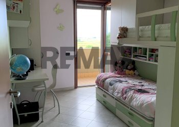 Camera / camera da letto - Trilocale via arcobaleno
 
13/c, Trecate - foto 15