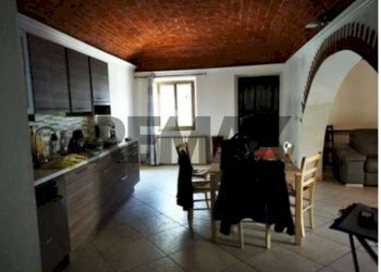 Sala da pranzo - Casa indipendente via Vittorio Emanuele II
 
20, Vinzaglio - foto 5