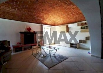 Soggiorno - Casa indipendente via Vittorio Emanuele II
 
20, Vinzaglio - foto 6