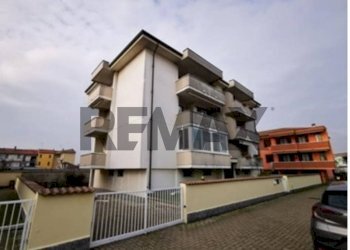 Edificio all\'aperto - Three-room apartment via Strettura
 
5, Trecate - photo 2