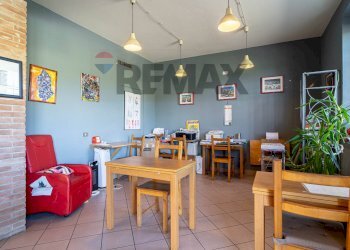 Sala da pranzo - Locale Commerciale via calestano
97, Felino - foto 4