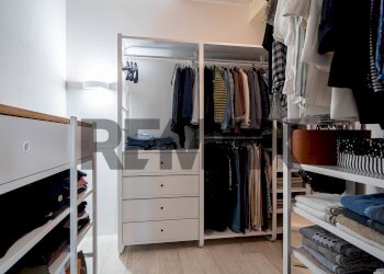 Cabina armadio - Semi-detached house VIA GIOVANNI XXIII
 
22, Colorno - photo 32