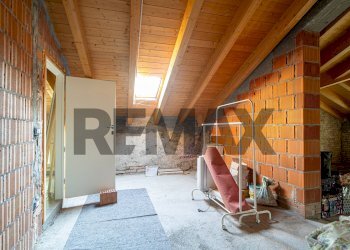 Stanza vuota - Semi-detached house VIA GIOVANNI XXIII
 
22, Colorno - photo 37
