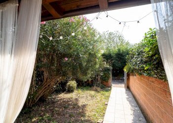 Giardino - Terraced Villa VIA GHIRARDUZZI
 
1, Parma - photo 24