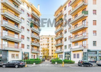Edificio all\'aperto - Ufficio mameli
22, Busto Arsizio - foto 1