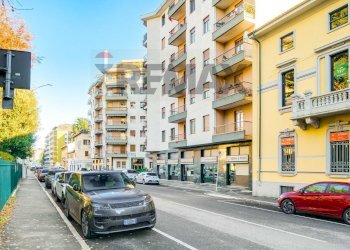 Edificio all\'aperto - Ufficio mameli
22, Busto Arsizio - foto 2