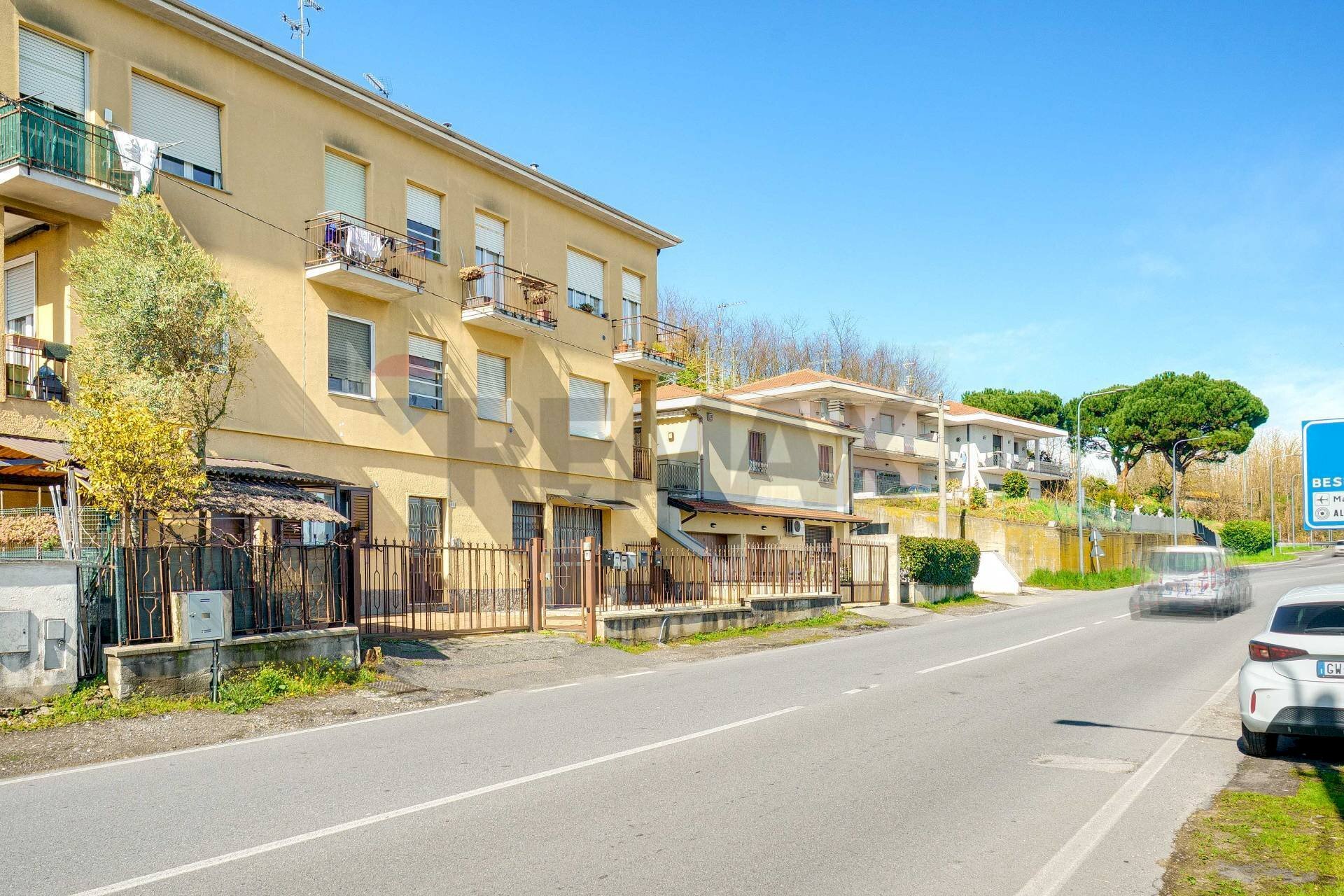 Edificio all\'aperto - Two-room apartment via Varesina
 
43, Jerago con Orago - photo 1
