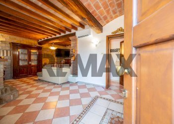 Soggiorno - Villa via villa scassa
 
39, Viadana - photo 7