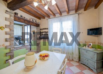 Sala da pranzo - Villa via villa scassa
 
39, Viadana - photo 13