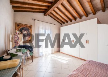 Camera / camera da letto - Villa via villa scassa
 
39, Viadana - photo 33