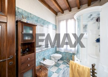 Bagno - Villa via villa scassa
 
39, Viadana - photo 39