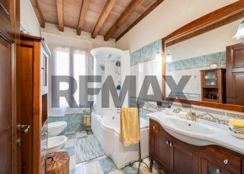 Bagno - Villa via villa scassa
 
39, Viadana - photo 40