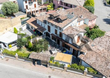 Edificio all\'aperto - Villa via villa scassa
 
39, Viadana - photo 62