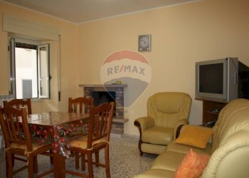 Sala da pranzo - Casa indipendente Via Duca Degli Abruzzi
 
58, Caramanico Terme - foto 11