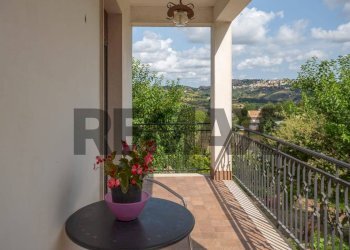Balcone - Villa Contrada Costa Cola
 
67, Bucchianico - foto 17