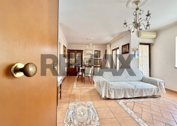 Sala da pranzo - Quadrilocale VIA GRAMICI
 
2, Marano di Napoli - foto 2