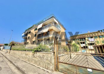Edificio all\'aperto - Quadrilocale VIA GRAMICI
 
2, Marano di Napoli - foto 53